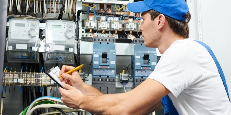 What Are Electrical Contractors?