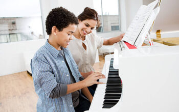 Choose a private piano teacher